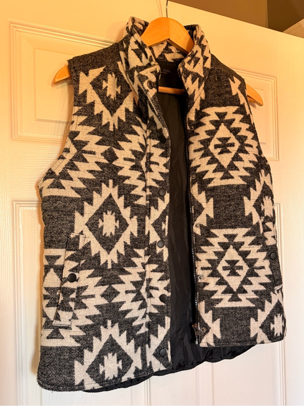 Be Cool Aztec Pattern Vest